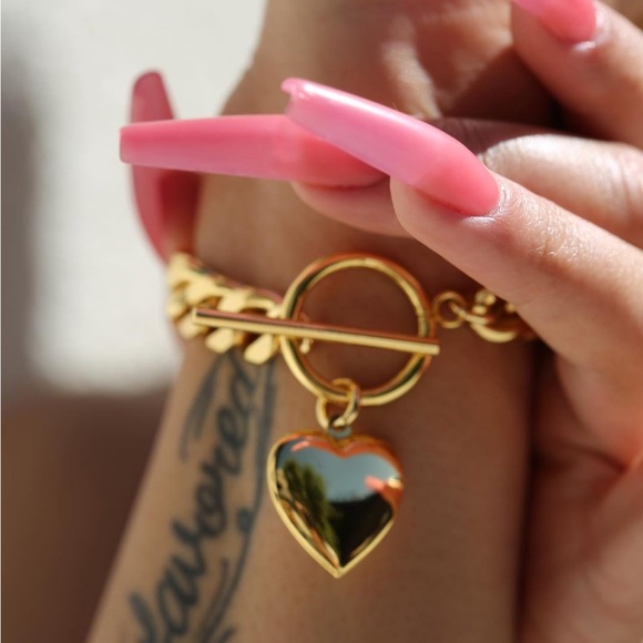 Stunning gold link heart locket necklace and bracelet - Picture 1 of 7